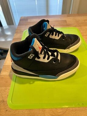 Jordan 3 Retro "Rare Air" Shoe